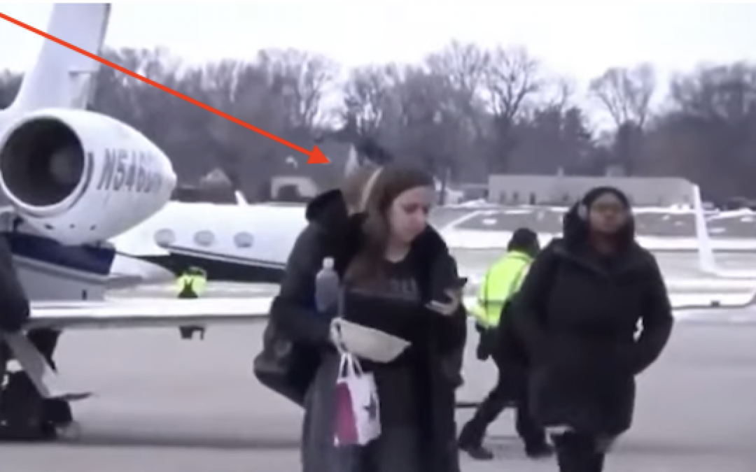 Isn’t There A ‘Climate Crisis’? Hypocrite Liz Warren Hides Behind Staffers After She Steps Out Of A Private Jet