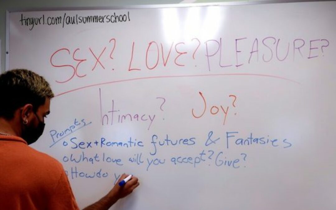 Sex Shop Owner Turned School Board Member Teaches Class Of 9-Yr-Olds About Sex for Pleasure