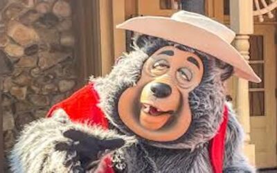 Did Country Bear Jamboree Invite A REAL Bear To Disney World?